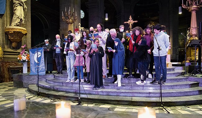 Efesia/Ensemble avec Marie à l’honneur de la presse !